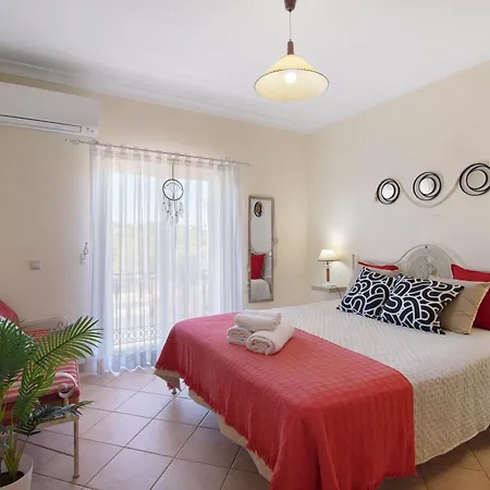 J R Dream House Quarteira