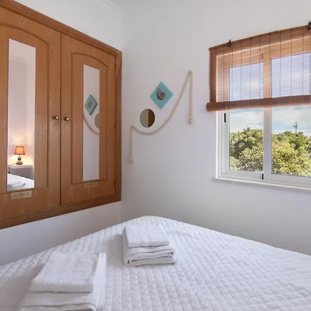 J R Dream House Quarteira