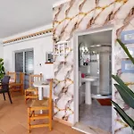 Βίλα J R Dream House