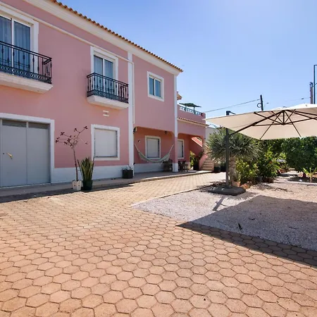 Apartment J R Dream House