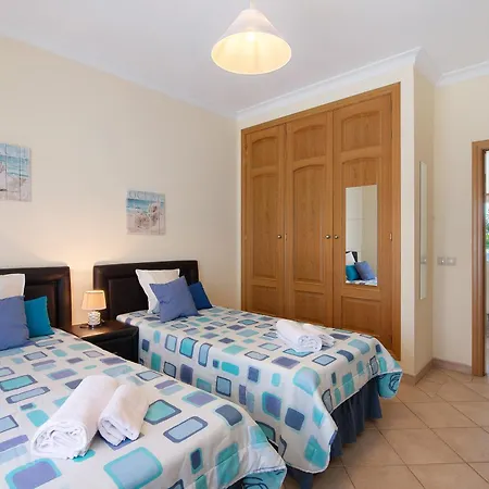 J R Dream House Quarteira