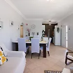 J R Dream House וילה קווארטיירה